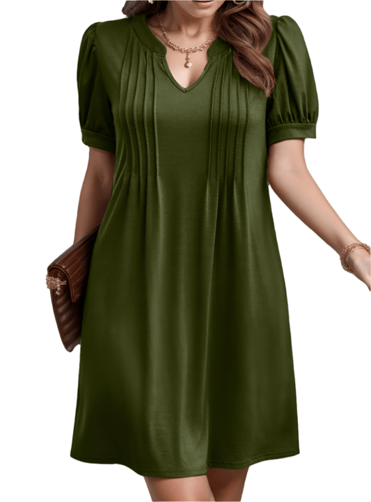 Chic Pin-Tuck Dress in army green/black, with a flattering fit & versatile design for all occasions. Comfort meets elegance in your new favorite.