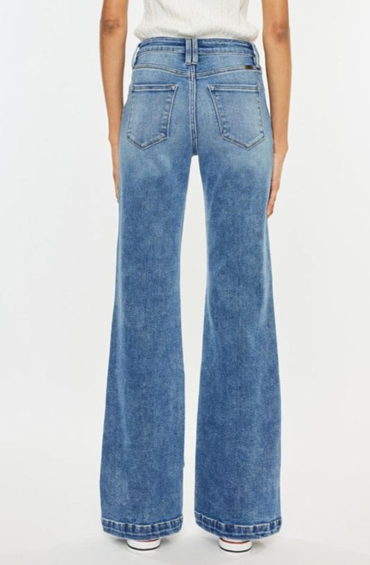 Trendy high-rise wide leg jeans by Kancan for an effortless look.