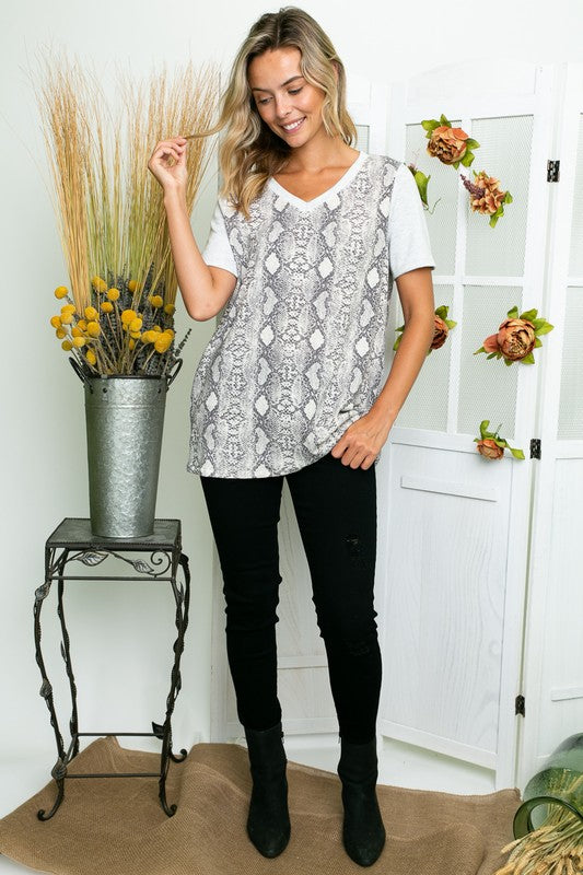 Trendy gray snakeskin pattern short sleeve top