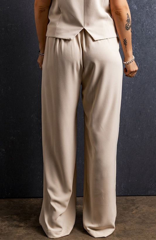 Elevate any look with our Ruched Wide Leg Pants – the perfect blend of style, comfort, and versatility. Ideal for day-to-night elegance.