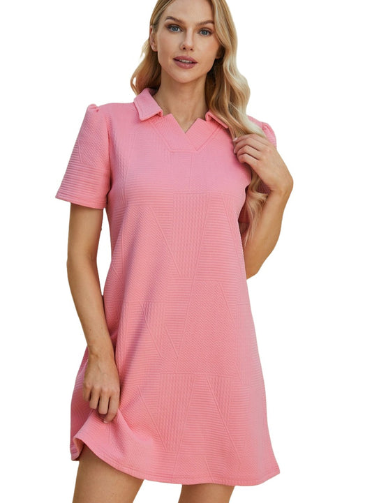 Pink textured dress with short sleeves and collar