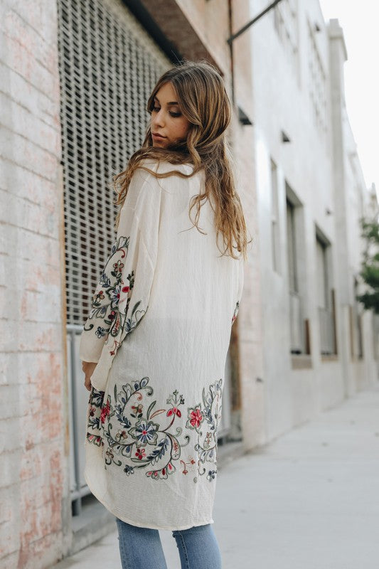Lightweight floral embroidered kimono in beige for layering