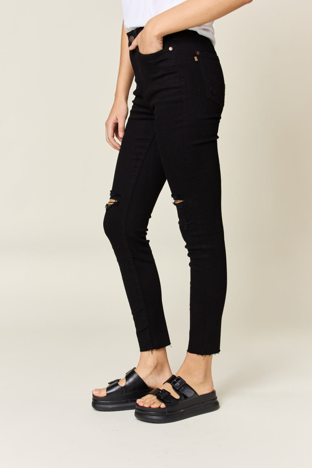 Shop Judy Blue Skinny Jeans for ultimate style & comfort. Flattering high-waist design with tummy control and trendy distressed details.