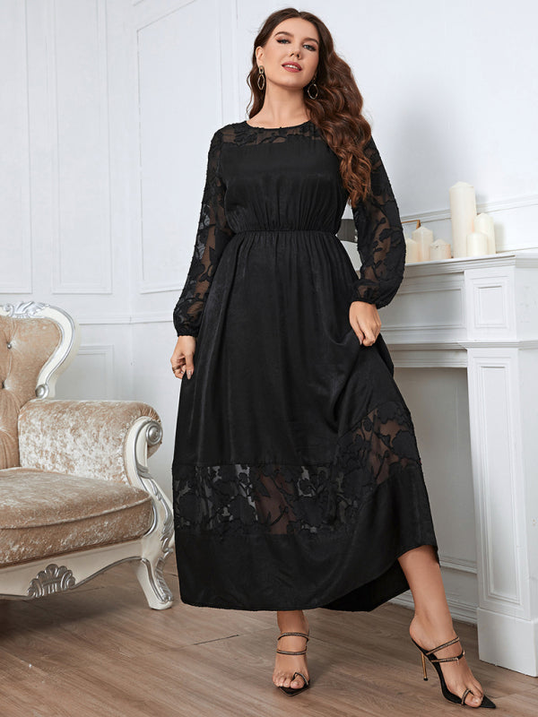 XL-4XL black lace dress showcasing a flattering fit and lace trim.
