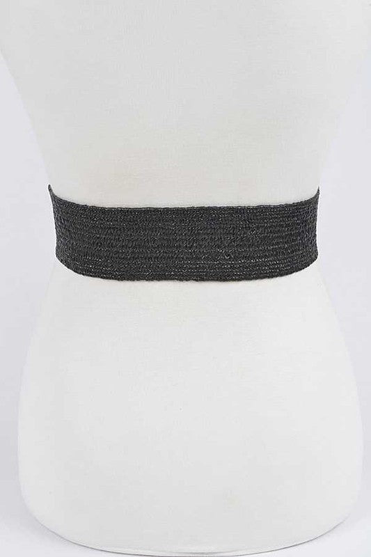 Stretchy black faux straw belt offering a comfortable and fashionable fit.
