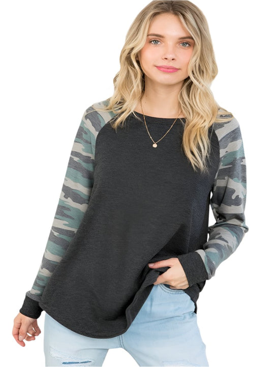 Casual long sleeve t-shirt with camo and solid design
