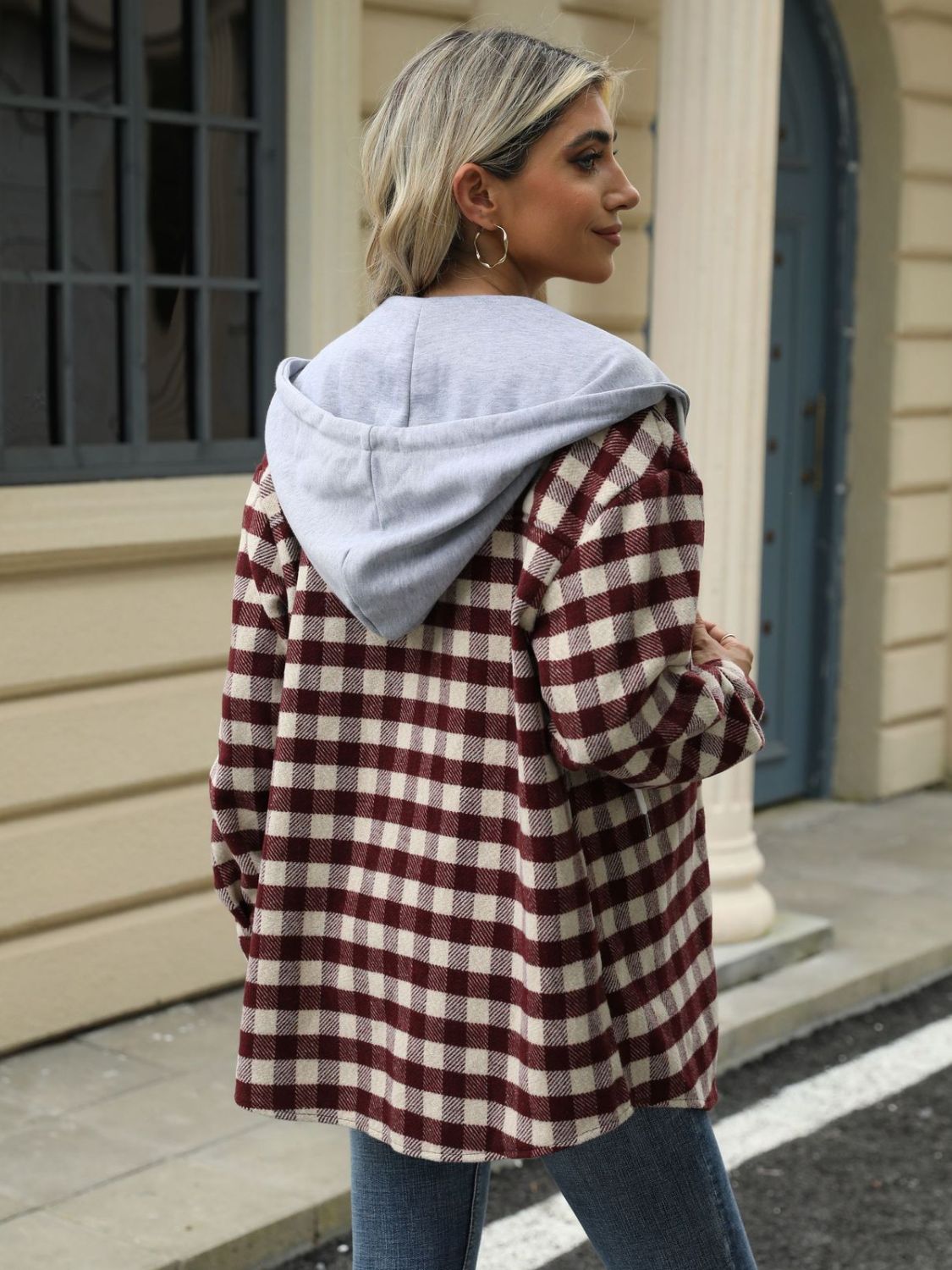 Comfortable women's brown plaid jacket with hood, paired with a basic white tee