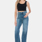 Straight-leg jeans with trendy high-waist and tummy control.
