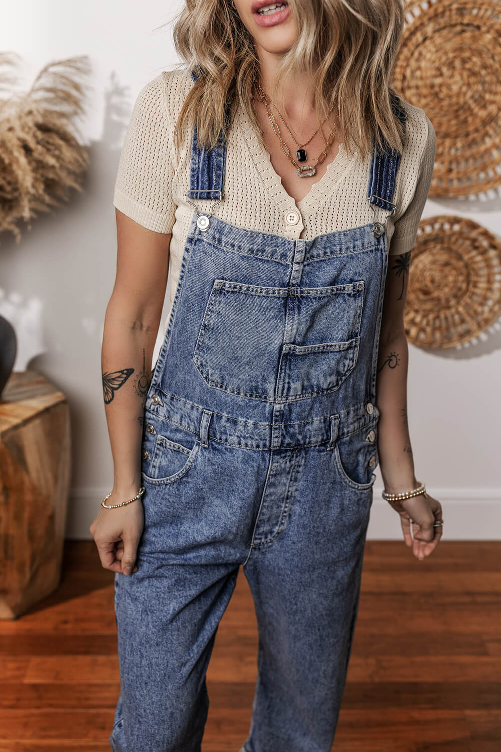 Comfortable denim overalls with functional pockets
