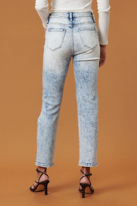 Comfortable distressed denim with high-rise waist
