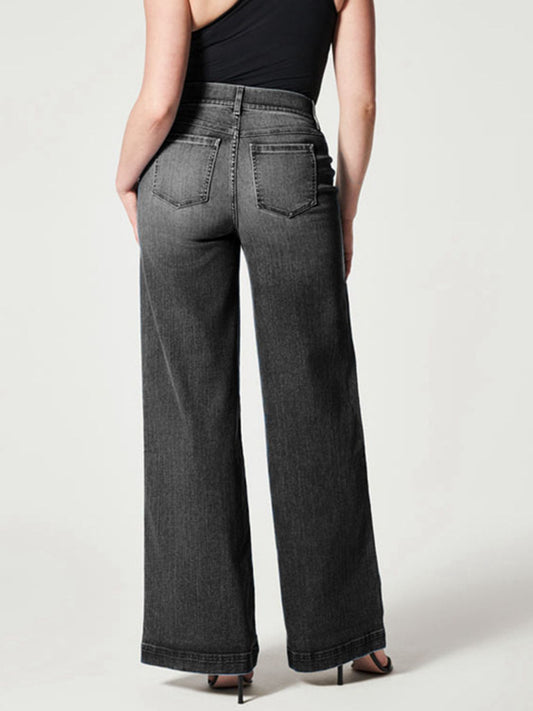 Comfortable black wide-leg jeans with high waist and stretch fabric.
