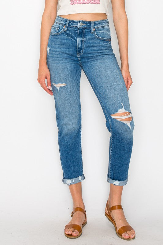 Comfortable plus-size tapered leg jeans with a relaxed fit and stretch fabric.
