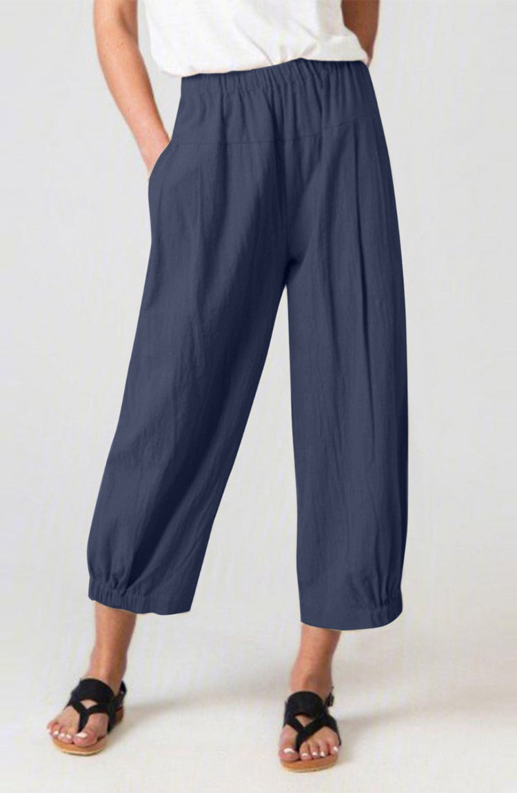 Chic, comfy cropped pants with an elastic waist. Perfect for any occasion. Available in 4 colors for a versatile wardrobe must-have