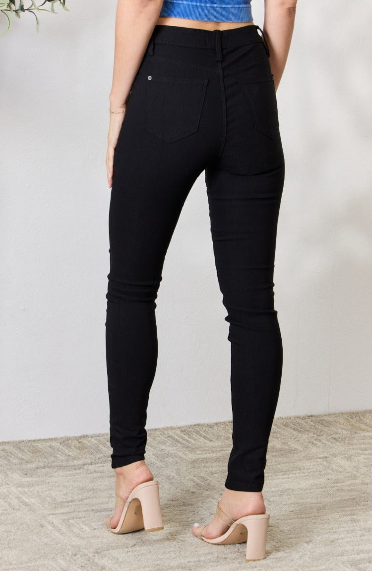 Experience luxury with YMI's Hyperstretch Skinny Jeans - perfect stretch, comfort, and style for every occasion.