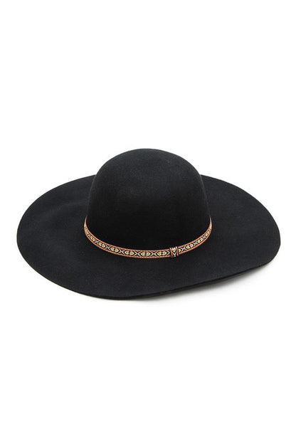 Stylish black wide-brim felt hat for casual and semi-formal outfits.
