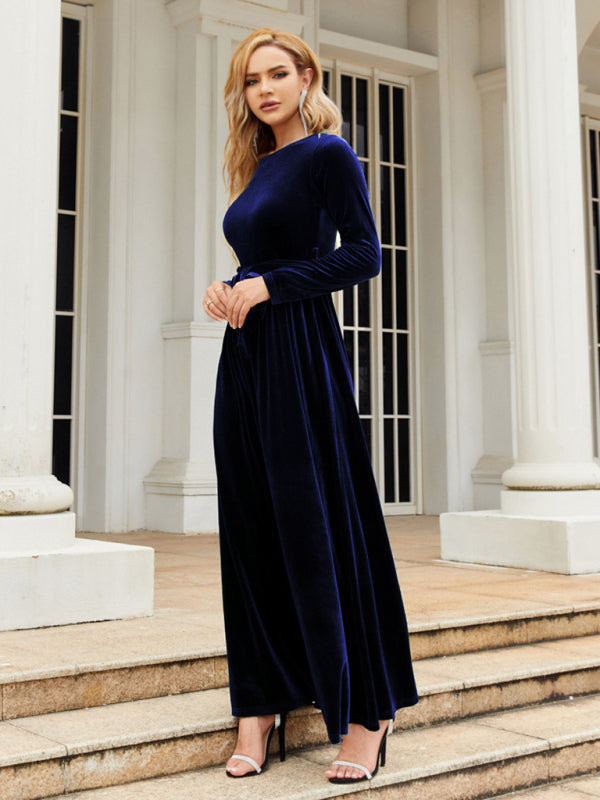 Elegant blue velvet dress with belted waist
