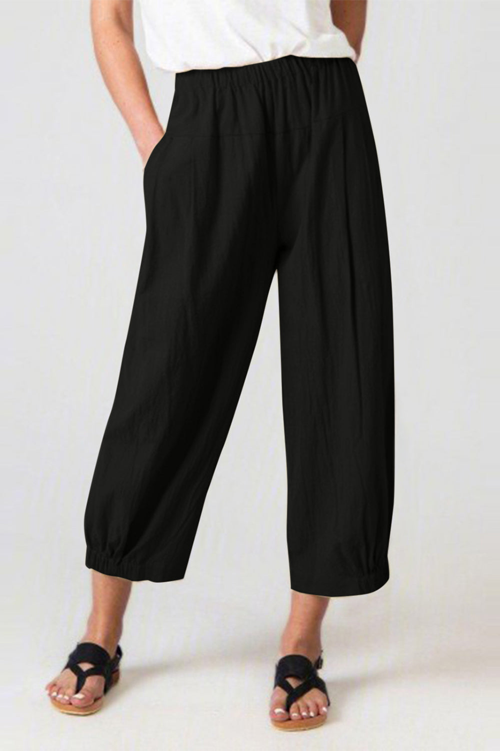 Chic, comfy cropped pants with an elastic waist. Perfect for any occasion. Available in 4 colors for a versatile wardrobe must-have