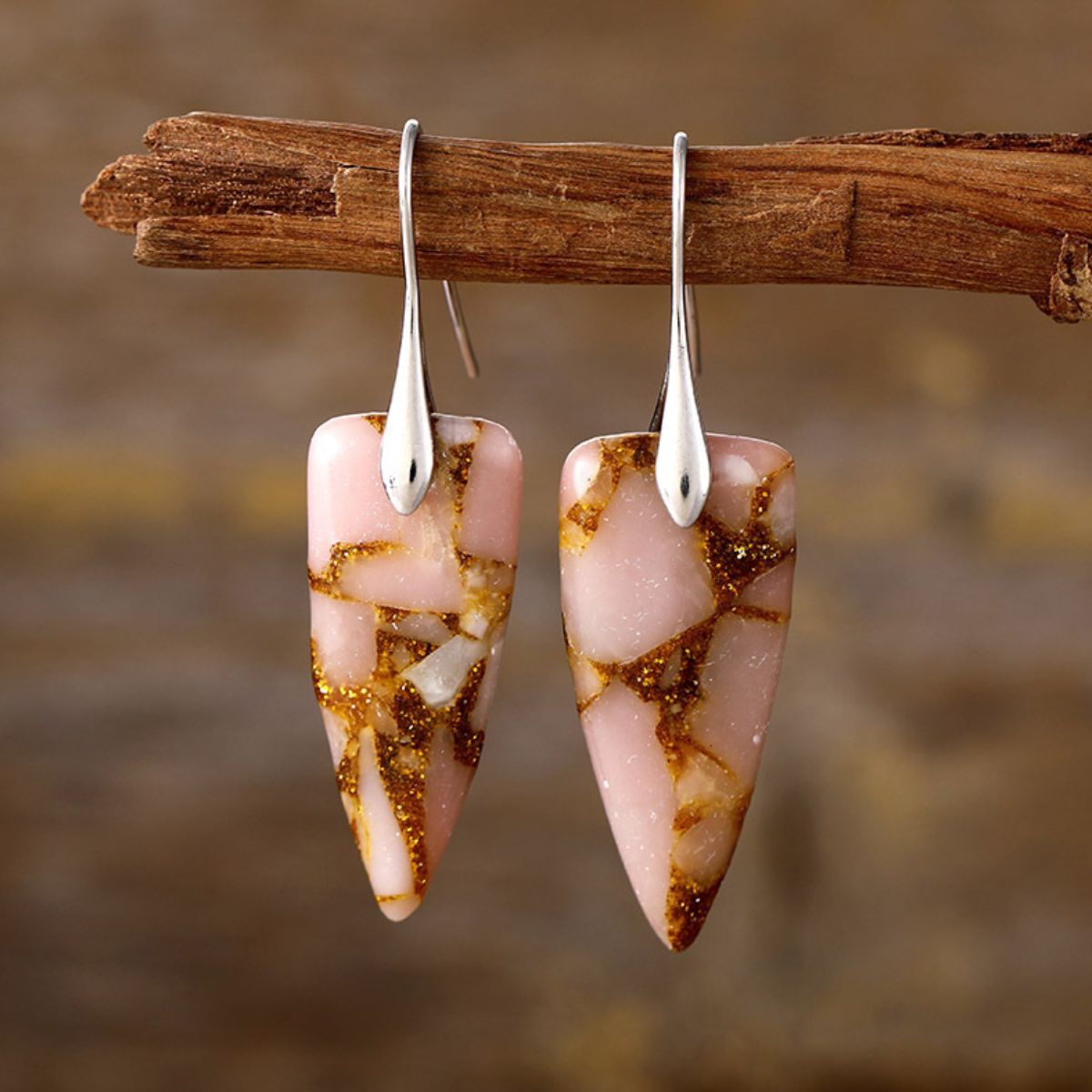 Modern geometric earrings in pink with natural stone