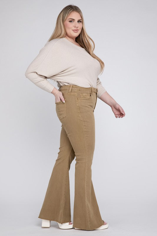 Side view of super flare plus size jeans showcasing retro-inspired design.
