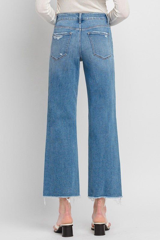 Women's trendy wide-leg jeans with high-rise waist.
