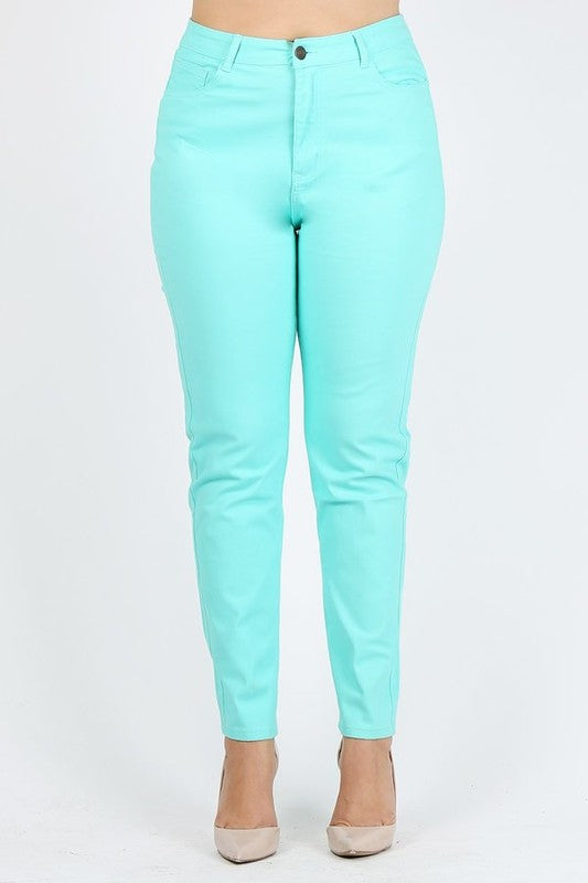 Relaxed-fit plus-size jeans in mint, great for bold and trendy outfits.
