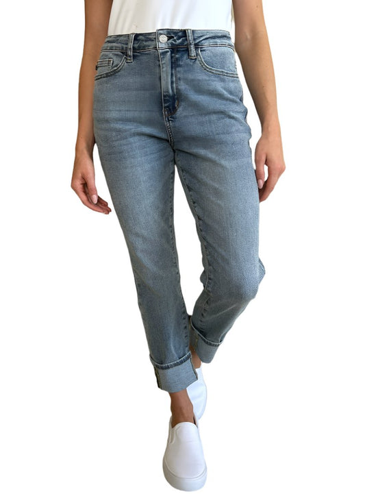 Model wearing Judy Blue High Waist Cuff Hem Skinny Jeans, front view.