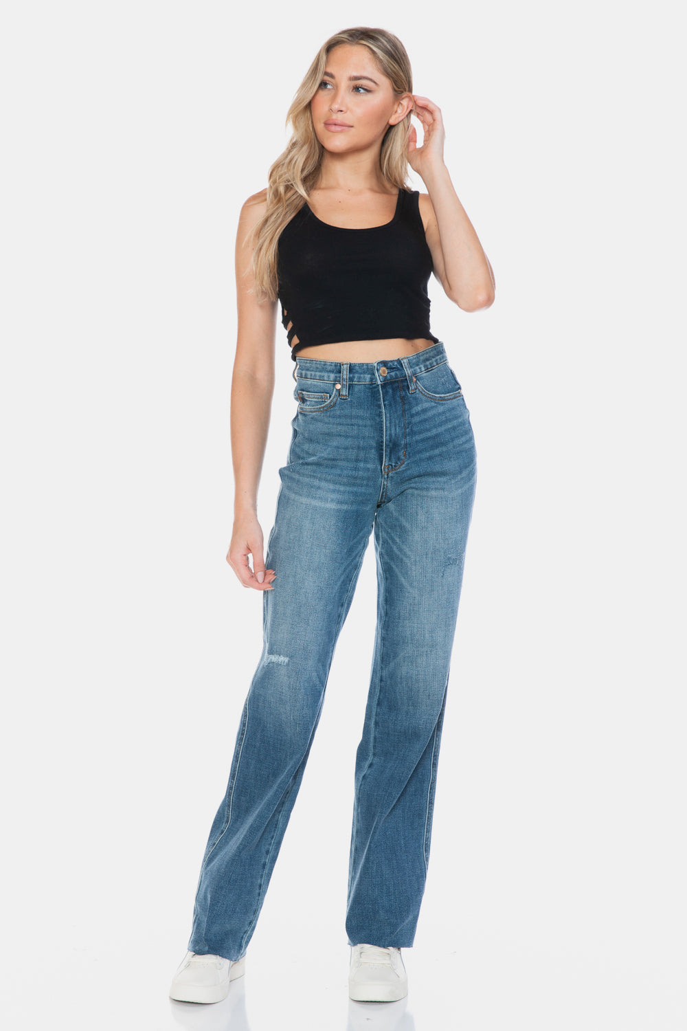 Soft and stretchy tummy control denim for versatile wear.
