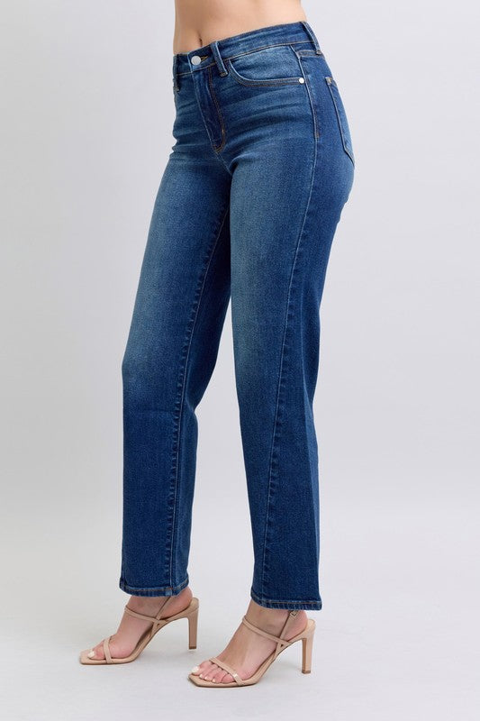 Versatile straight-leg jeans for casual and dressy outfits
