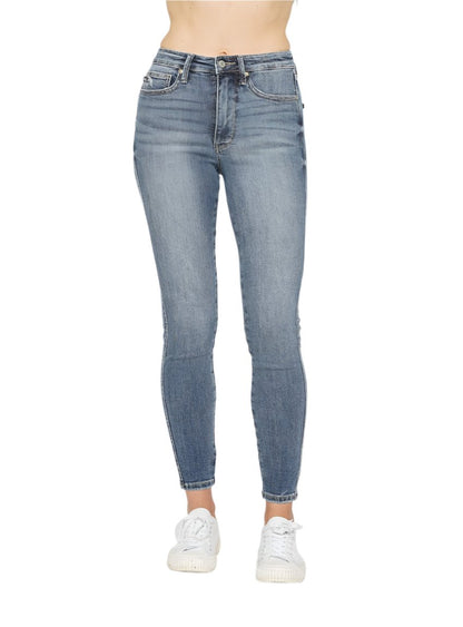 Front view of contrast wash skinny jeans with flattering tummy control.
