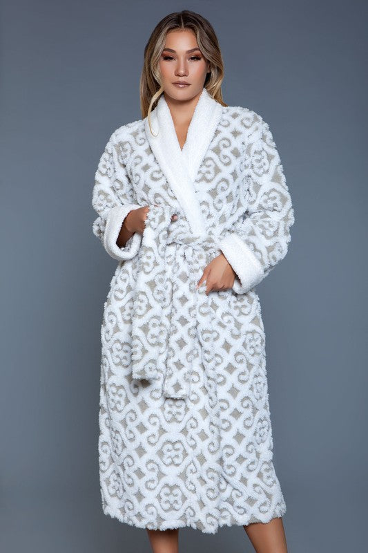 Long-sleeve sherpa robe with a damask pattern, designed for warmth and style.
