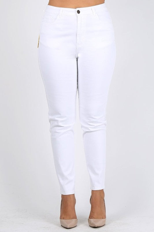 Comfortable high-waist white stretch jeans for plus-size women.
