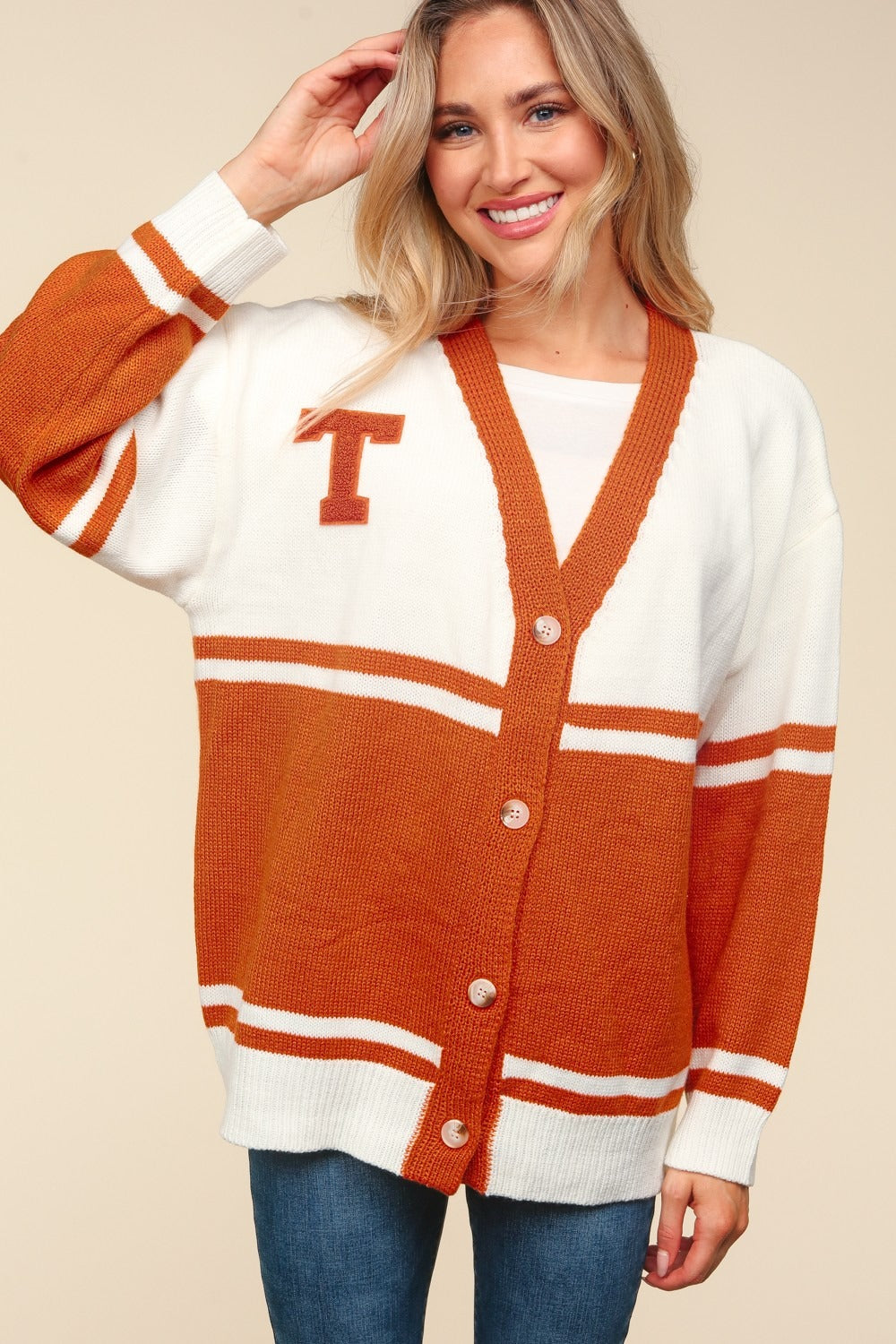 Oversized cardigan with V Neck and letter patch
