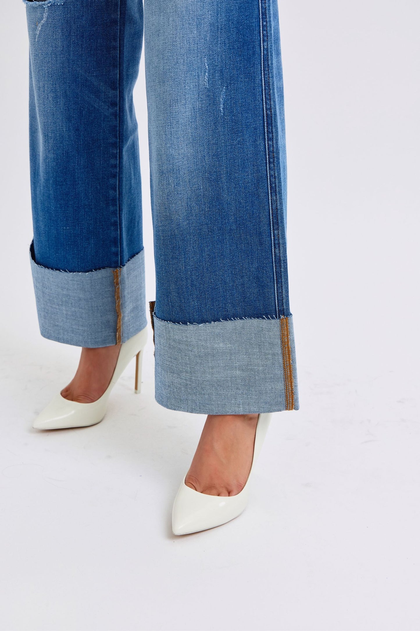 Judy Blue wide-leg denim for versatile, on-trend outfits





