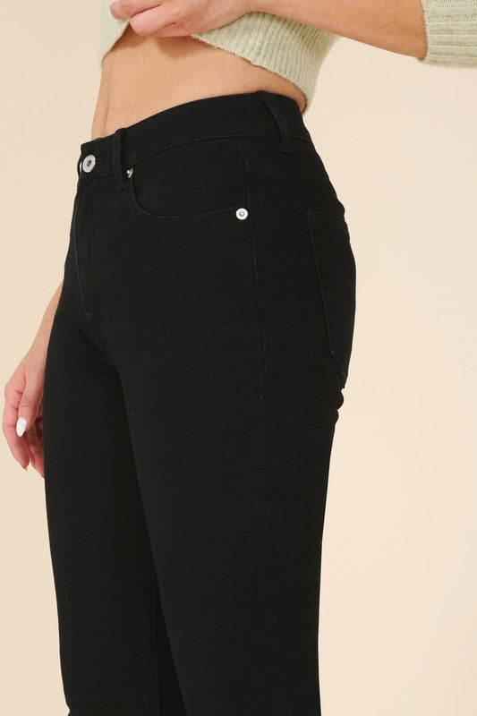 Comfortable black stretch skinny jeans by Lilou.