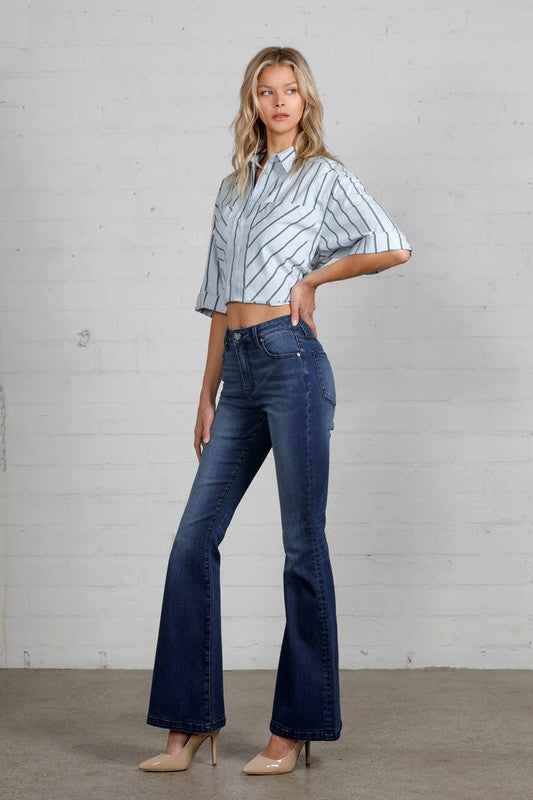 Trendy wide flare jeans for casual wear
