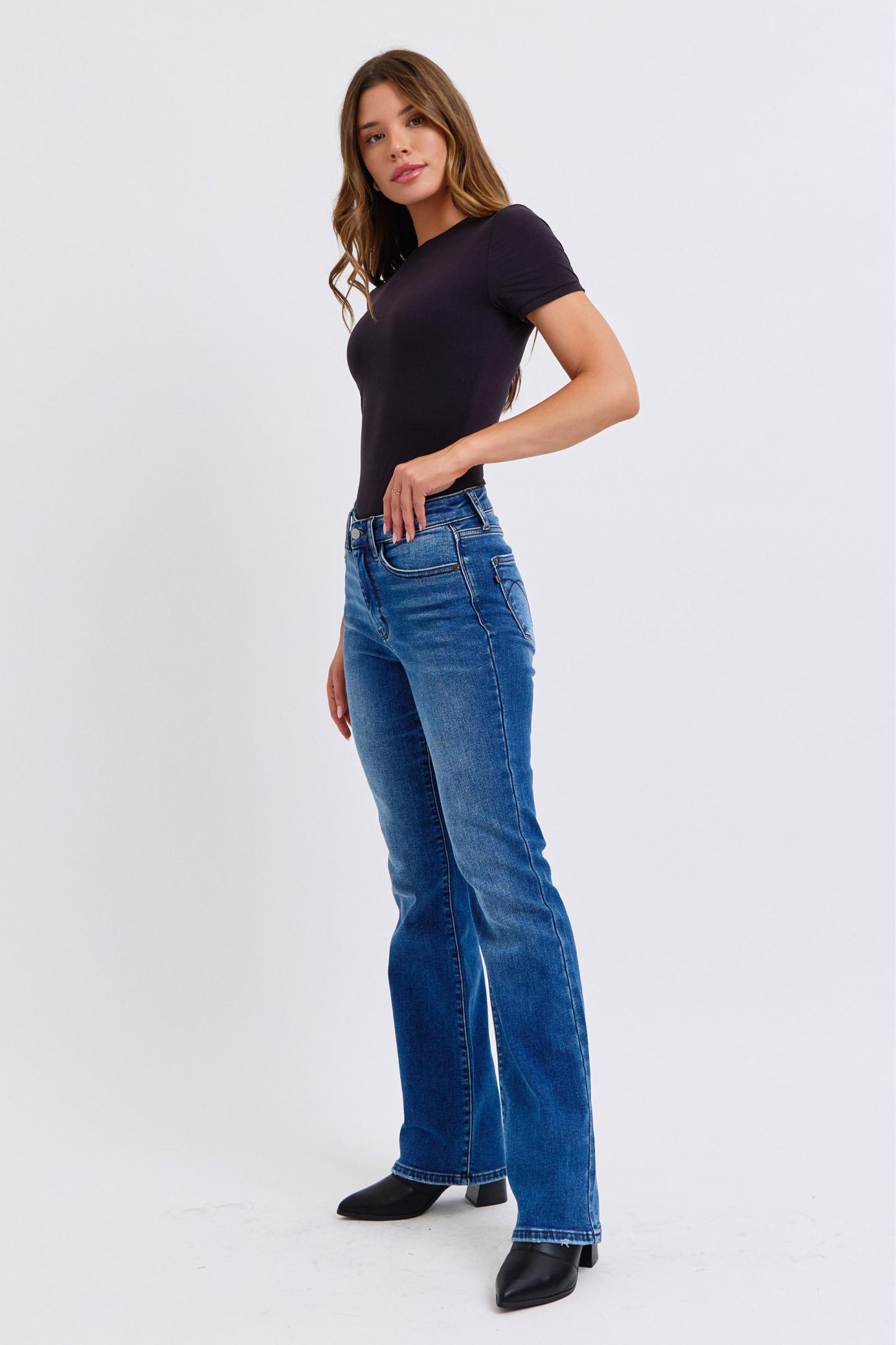 Women's versatile mid-rise bootcut jeans with a timeless fit
