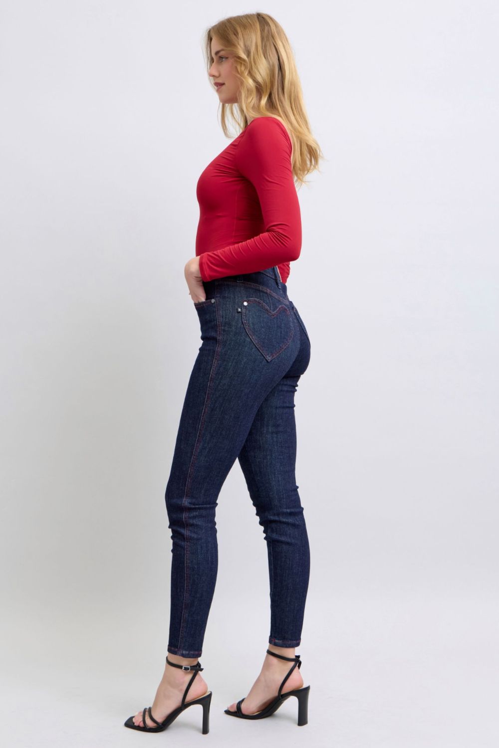 Stretchy and comfortable Judy Blue skinny jeans with heart pockets.
