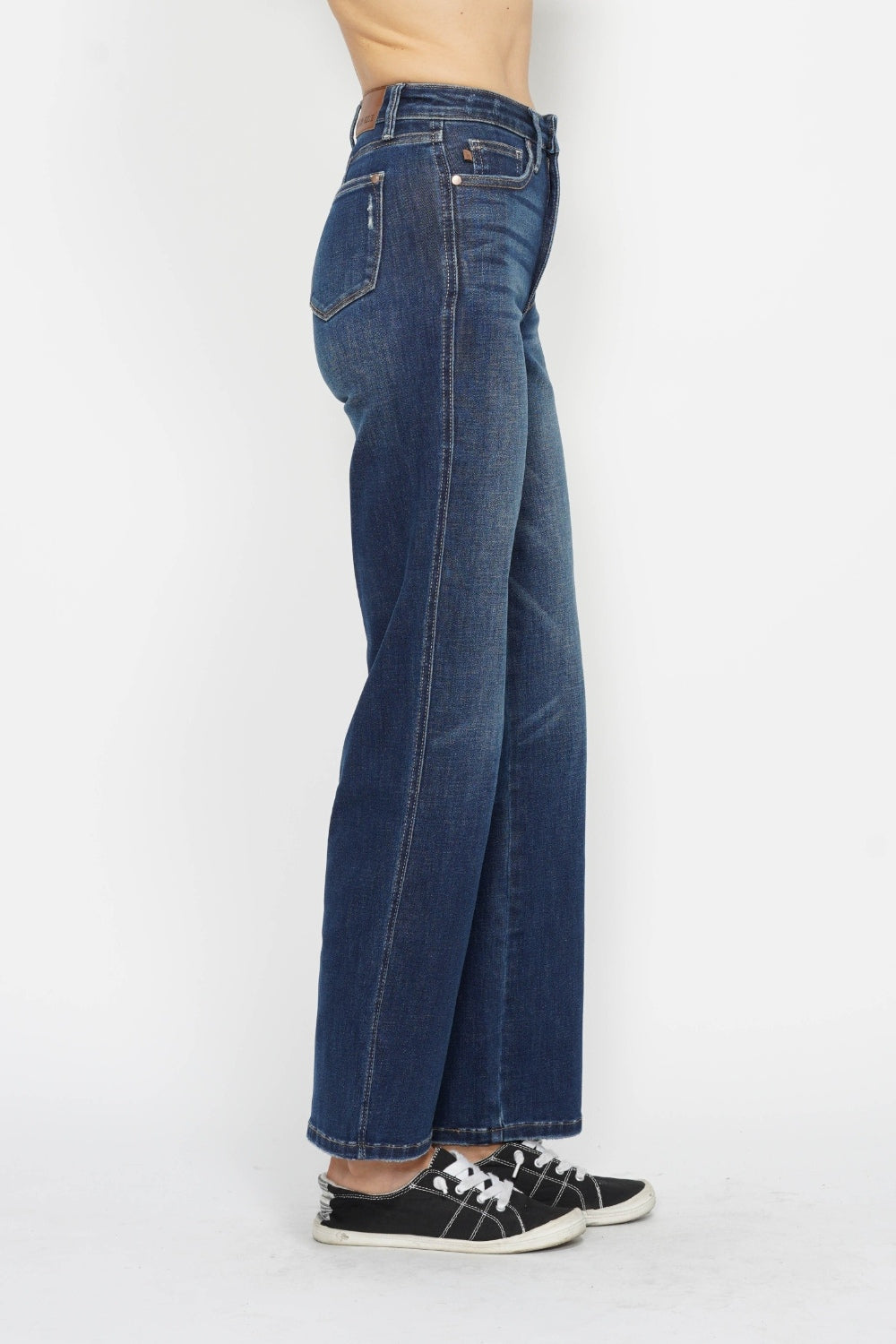 Flattering high waist jeans by Judy Blue with tummy control support.
